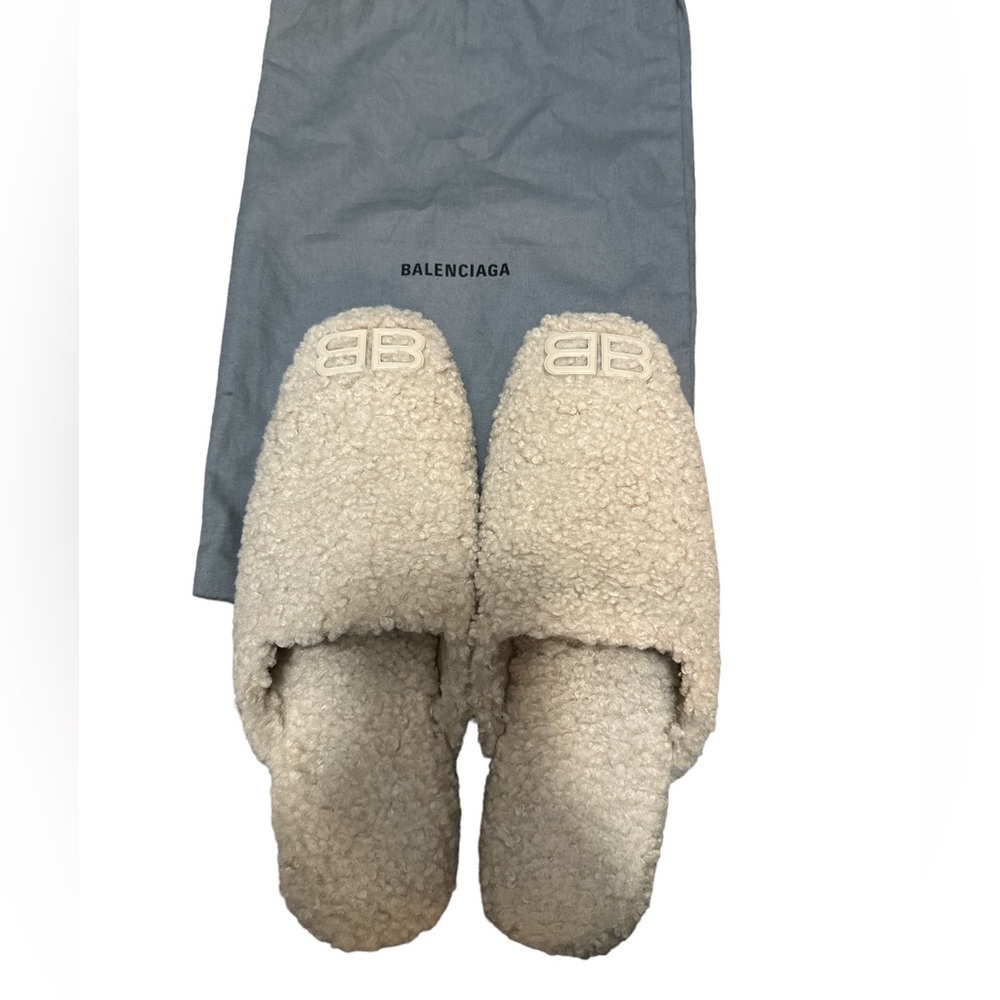 Balenciaga BB Faux Fur Slippers Sandals Unisex Size 40 EU Used Condition